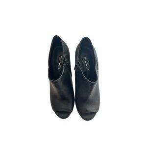 Nine West Black Peep Toe Ankle Boots Size 7.5 – Classic & Stylish